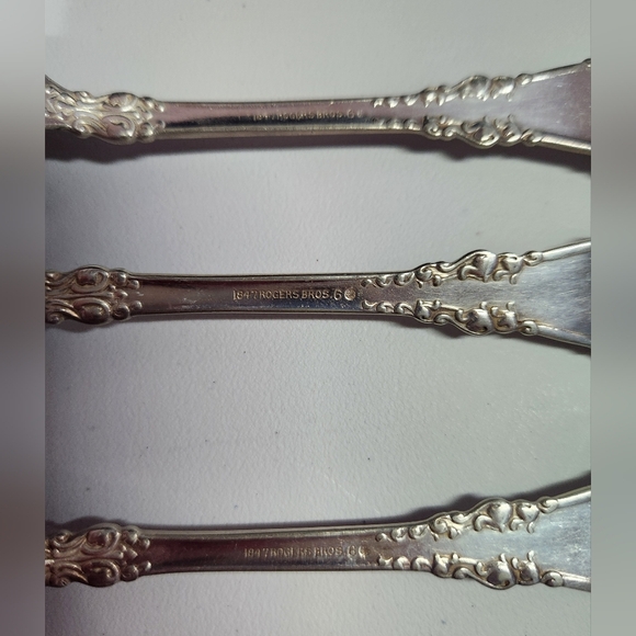 1847 Rogers Brothers spoons, 3 teaspoons - Picture 2 of 2